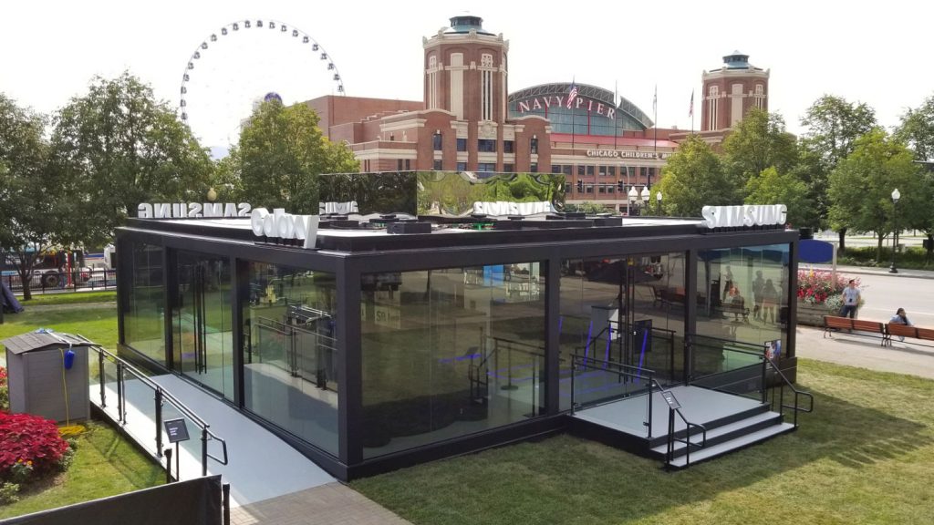 Mit 80 Kisten um den Globus