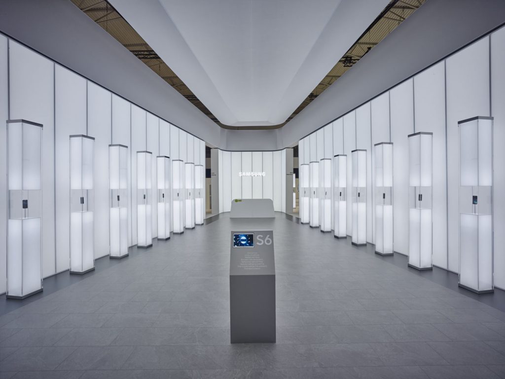 Mit Vitrinen um die Welt