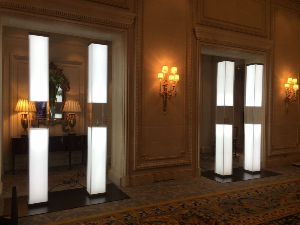 Mit Vitrinen um die Welt