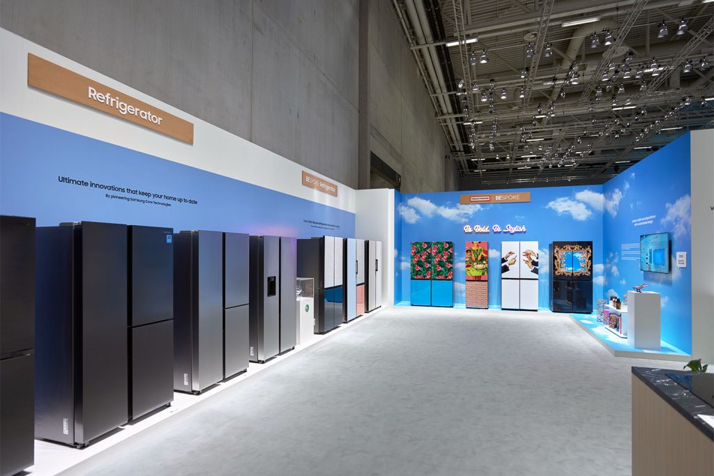 The dream of a self-organized household